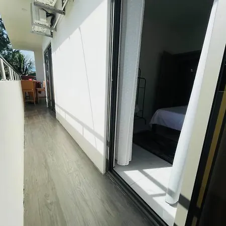 3-Bedroom Apt With Oceanviews, 1Min Walk To Beach - Nyha2 Flic en Flac Exterior photo