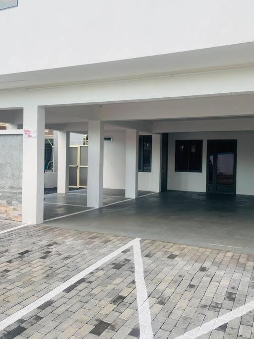 3-bedroom With Oceanviews, 1min Walk To - Nyha2 *