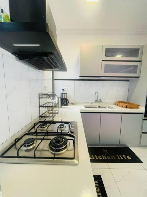 Apartment 3-bedroom With Oceanviews, 1min Walk To - Nyha2