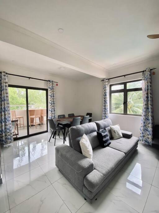 3-bedroom With Oceanviews, 1min Walk To - Nyha2 Apartment Flic en Flac